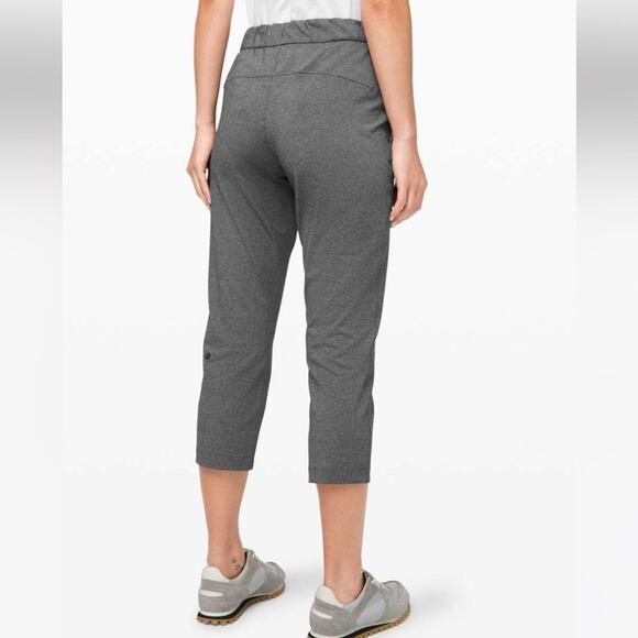 Lululemon On the Fly Crop 23" Heathered Black Pants - Picture 2 of 9